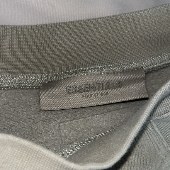 Fear of God essential crewneck. - Picture 2 of 3